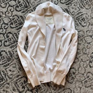 NWOT Abercrombie vintage cardigan